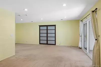 86 W Cambridge Drive W #86, Copiague, NY 11726 - Photo 10
