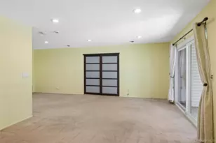 86 W Cambridge Dr W, Copiague, NY 11726 - Photo 10