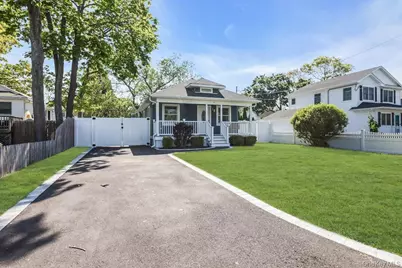 87 Willett Avenue, Sayville, NY 11782 - Photo 2