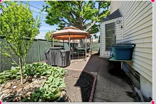 70-04 57th Rd, Maspeth, NY 11378 - Photo 18