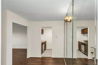 135 Post Avenue #5-L, Westbury, NY 11590 - Photo 4