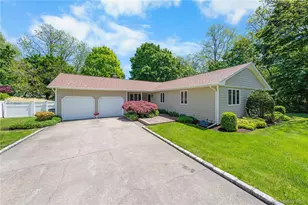 33 View Dr, Miller Place, NY 11764 - Photo 2
