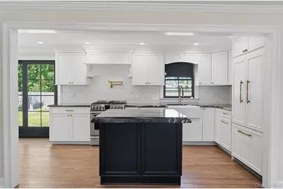 11 Lakewood Avenue, Ronkonkoma, NY 11779 - Photo 14