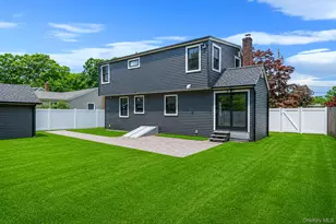 11 Lakewood Ave, Ronkonkoma, NY 11779 - Photo 4