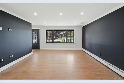 11 Lakewood Avenue, Ronkonkoma, NY 11779 - Photo 12
