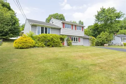 23 Lark Street, Pearl River, NY 10965 - Photo 2