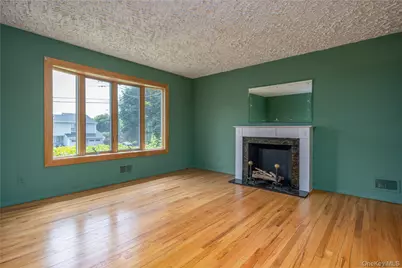 23 Lark Street, Pearl River, NY 10965 - Photo 8