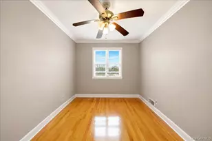 709 Logan Ave, Bronx, NY 10465 - Photo 12