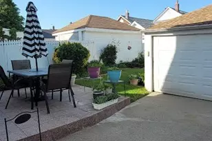 90-19 218th St, Queens Village, NY 11428 - Photo 12