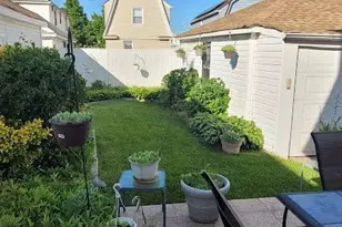 90-19 218th St, Queens Village, NY 11428 - Photo 10