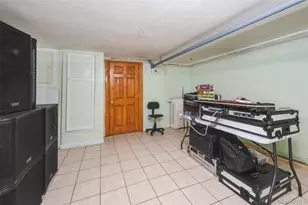 3219 Fenton Ave, Bronx, NY 10469 - Photo 16