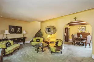 4 May Ct, West Hempstead, NY 11552 - Photo 8