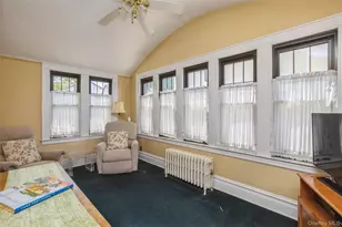 4 May Ct, West Hempstead, NY 11552 - Photo 10