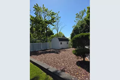 10 Meehan Lane, Coram, NY 11727 - Photo 20