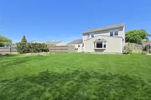 67 Sequoia Way, Holbrook, NY 11741 - Photo 2