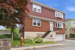 325 Glenbrook Ave, Yonkers, NY 10705 - Photo 2