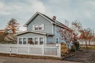 17 Mott St, Patchogue, NY 11772 - Photo 2
