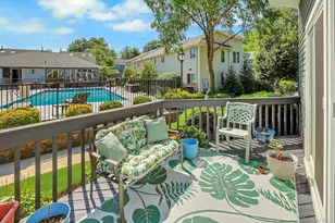 34 Village Green, Bardonia, NY 10954 - Photo 2