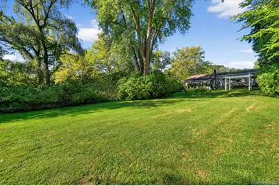 2834 Hedge Street, Yorktown Heights, NY 10598 - Photo 20