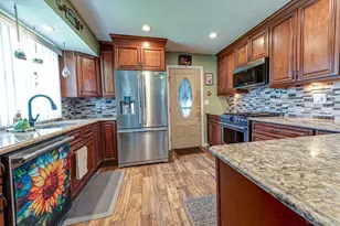 8 Oswego Dr, Bay Shore, NY 11706 - Photo 8
