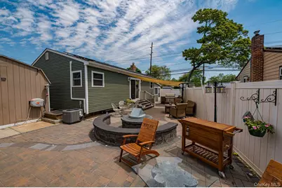 8 Oswego Drive, Bay Shore, NY 11706 - Photo 14