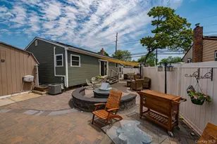 8 Oswego Dr, Bay Shore, NY 11706 - Photo 14
