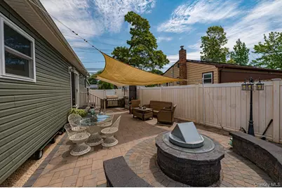 8 Oswego Drive, Bay Shore, NY 11706 - Photo 24