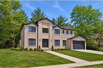 97 Parkway Drive, Roslyn Heights, NY 11577 - Photo 2