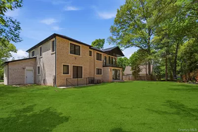 97 Parkway Drive, Roslyn Heights, NY 11577 - Photo 36