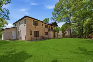 97 Parkway Dr, Roslyn Heights, NY 11577 - Photo 36