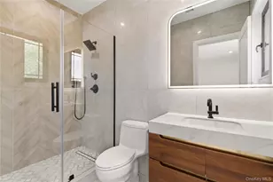 97 Parkway Dr, Roslyn Heights, NY 11577 - Photo 32