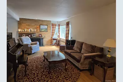 21 Woodridge Lane, Sea Cliff, NY 11579 - Photo 4