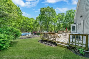17 Barbara Anne St, Manorville, NY 11949 - Photo 6