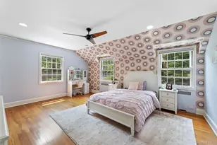 202 Rock Creek Ln, Scarsdale, NY 10583 - Photo 16