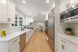 202 Rock Creek Ln, Scarsdale, NY 10583 - Photo 10