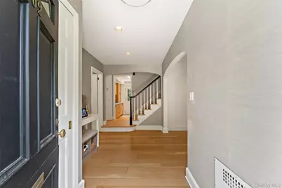 202 Rock Creek Lane, Scarsdale, NY 10583 - Photo 2