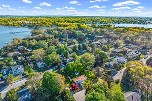20 Elder Ave, Hampton Bays, NY 11946 - Photo 4