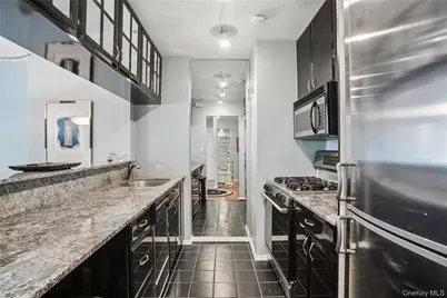 300 E 59th Street #1903, New York, NY 10022 - Photo 6