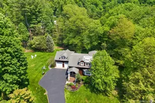 17 Woodbrook Rd, Pleasantville, NY 10570 - Photo 2
