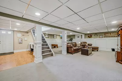 36 Manitton Court, Islip, NY 11751 - Photo 26