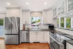 36 Manitton Ct, Islip, NY 11751 - Photo 14