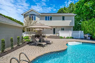 36 Manitton Ct, Islip, NY 11751 - Photo 38