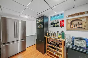 36 Manitton Ct, Islip, NY 11751 - Photo 32
