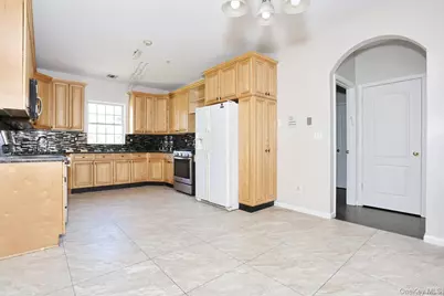1302 Parkview Drive, Spring Valley, NY 10977 - Photo 10