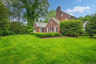 7 Harcourt Rd, Scarsdale, NY 10583 - Photo 2
