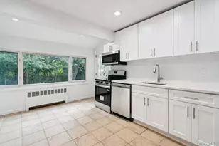 72 Winthrop Rd, Plainview, NY 11803 - Photo 16