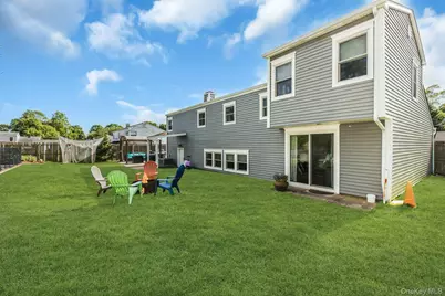 121 Lowell Road, Sayville, NY 11782 - Photo 20
