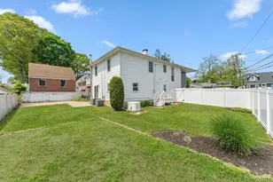 28 Satinwood Rd, Bayville, NY 11709 - Photo 20