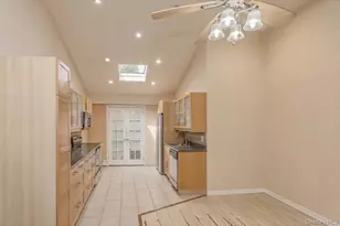 14 Lurcott Ln, Central Islip, NY 11722 - Photo 12