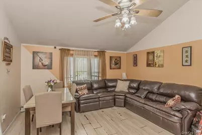 14 Lurcott Lane, Central Islip, NY 11722 - Photo 10